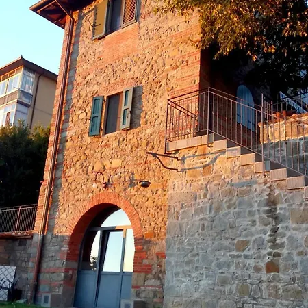 La Pietra Piana Panoramica Con E Piscina Naturale Vicino Firenze Villa Reggello