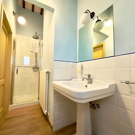 La Pietra Piana Panoramica Con E Piscina Naturale Vicino Firenze Villa Reggello