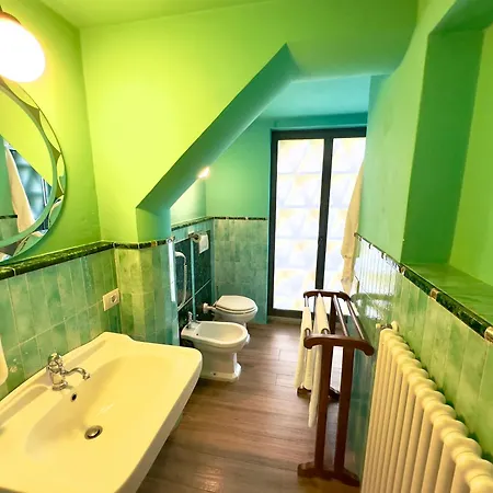 La Pietra Piana Panoramica Con E Piscina Naturale Vicino Firenze Villa Reggello