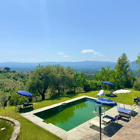 La Pietra Piana Panoramica Con E Piscina Naturale Vicino Firenze *